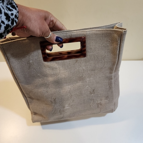 Amada Smith beige embroidered purse - Picture 10 of 11